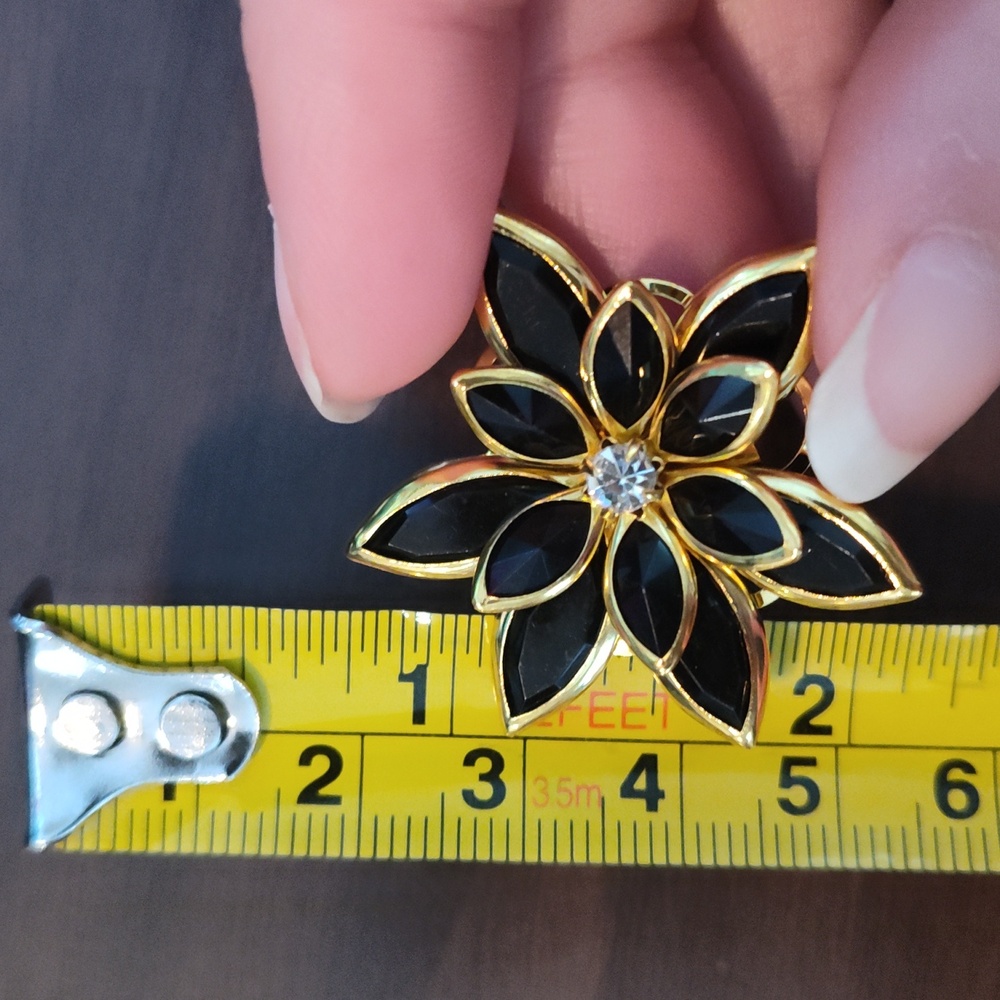 Crystal Flower Brooch (black) NWOT - Picture 5 of 5